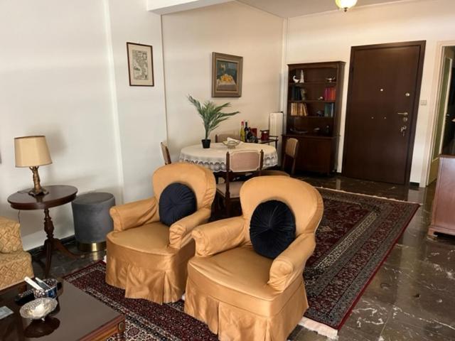 Spacious And Sunny Appartment In Cholargos Athen Exterior foto